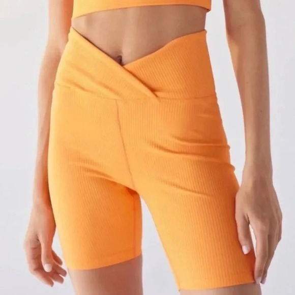 YEAR OF OURS V Waist Biker Short Crossoverp Ribbed workout high waisted rise - Picture 1 of 5